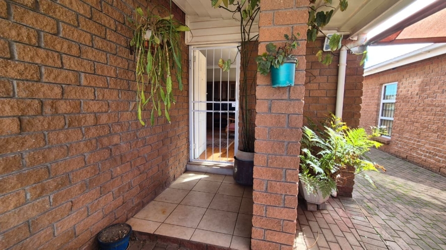 2 Bedroom Property for Sale in Vredenburg Western Cape